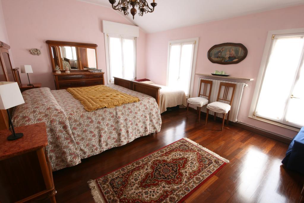 Corte Posta B&B - Parcheggio E Bagno In Camera Mantova Phòng bức ảnh