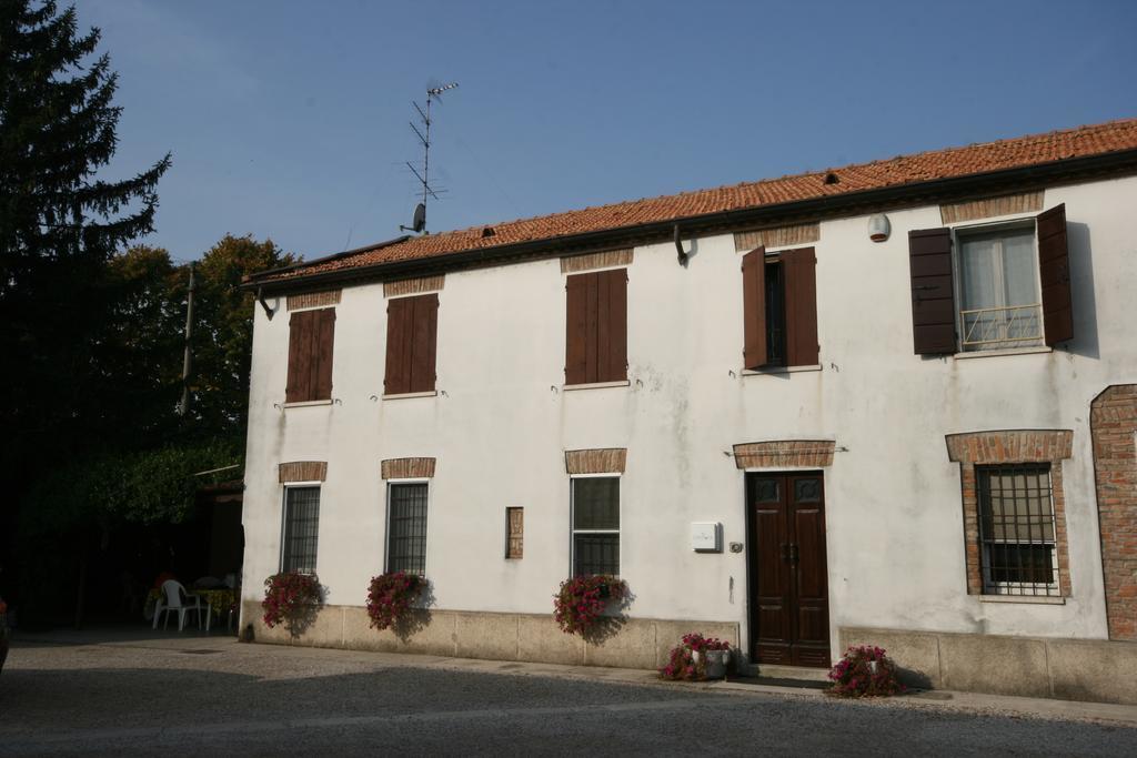 Corte Posta B&B - Parcheggio E Bagno In Camera Mantova Ngoại thất bức ảnh