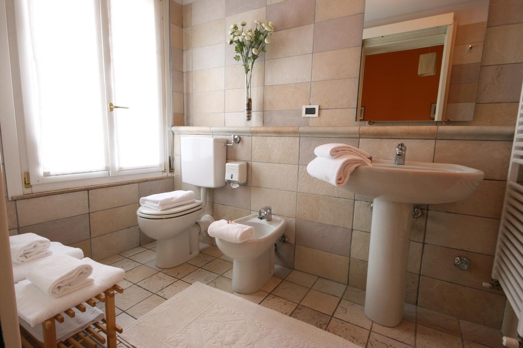 Corte Posta B&B - Parcheggio E Bagno In Camera Mantova Ngoại thất bức ảnh
