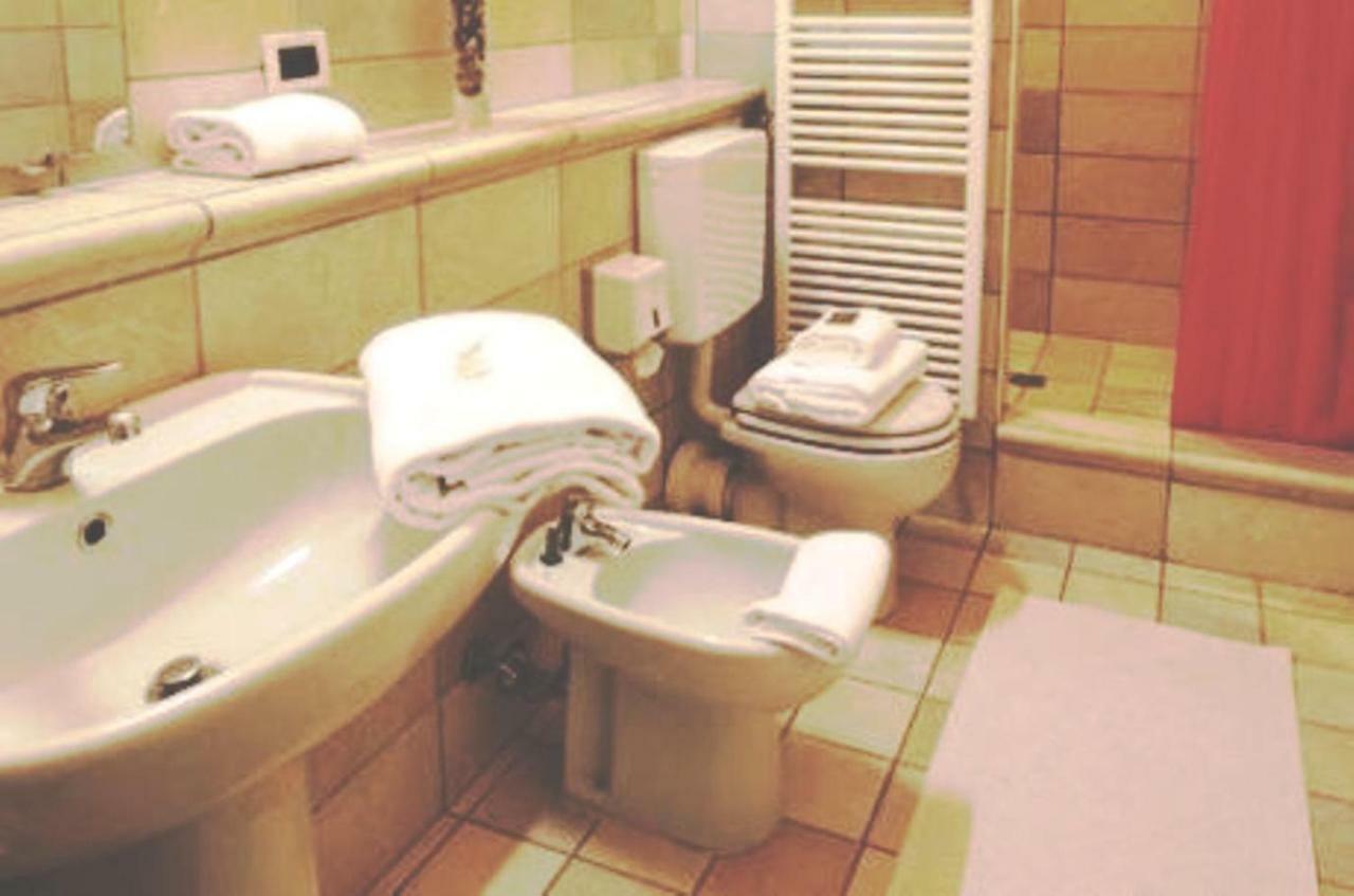 Corte Posta B&B - Parcheggio E Bagno In Camera Mantova Ngoại thất bức ảnh